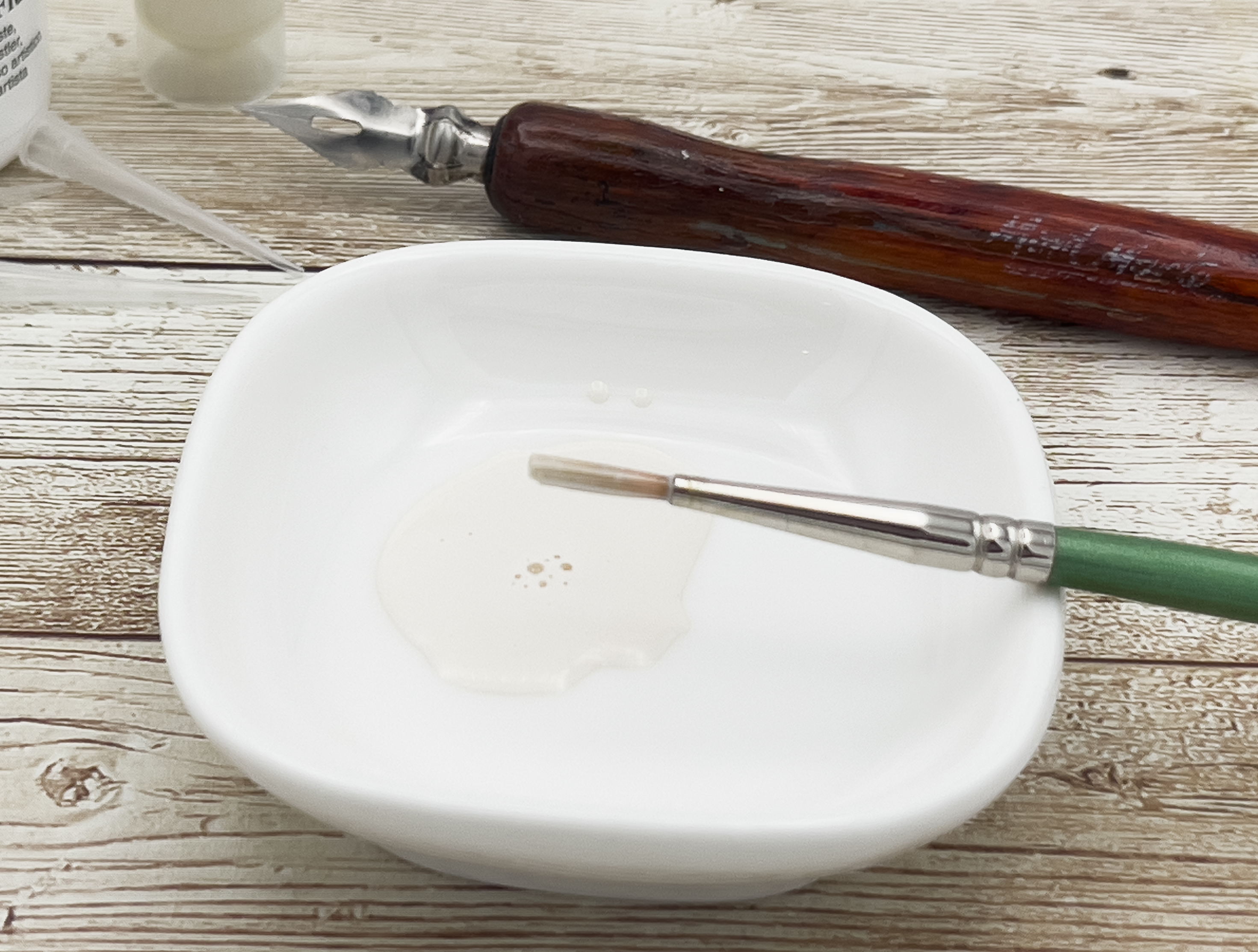 Preserve the Sparkle – How to Use DANIEL SMITH Masking Fluid for Crisp Clean Highlights-7