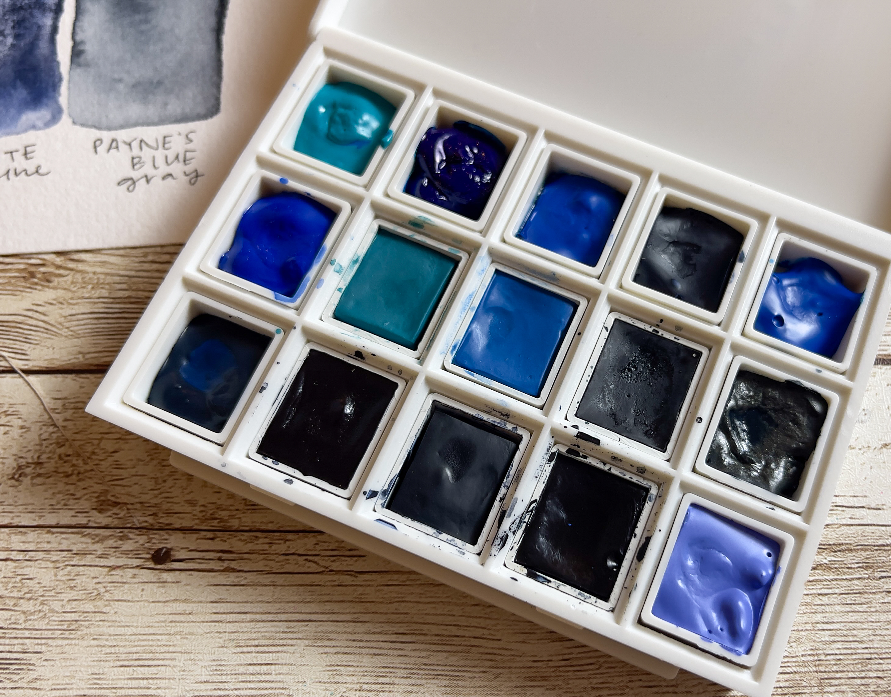 Blues, From Serene to Dramatic – The DANIEL SMITH Watercolor Half Pan Set-18