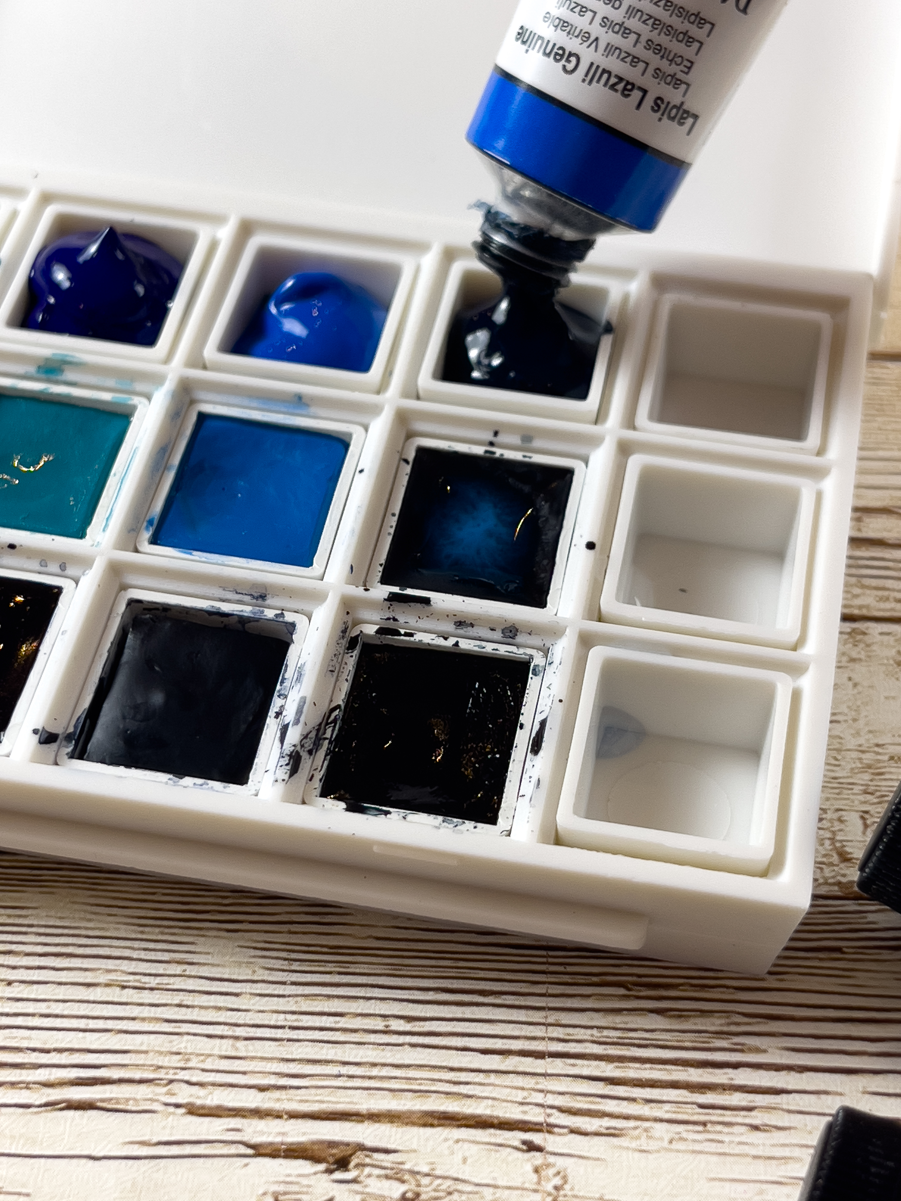 Blues, From Serene to Dramatic – The DANIEL SMITH Watercolor Half Pan Set-21