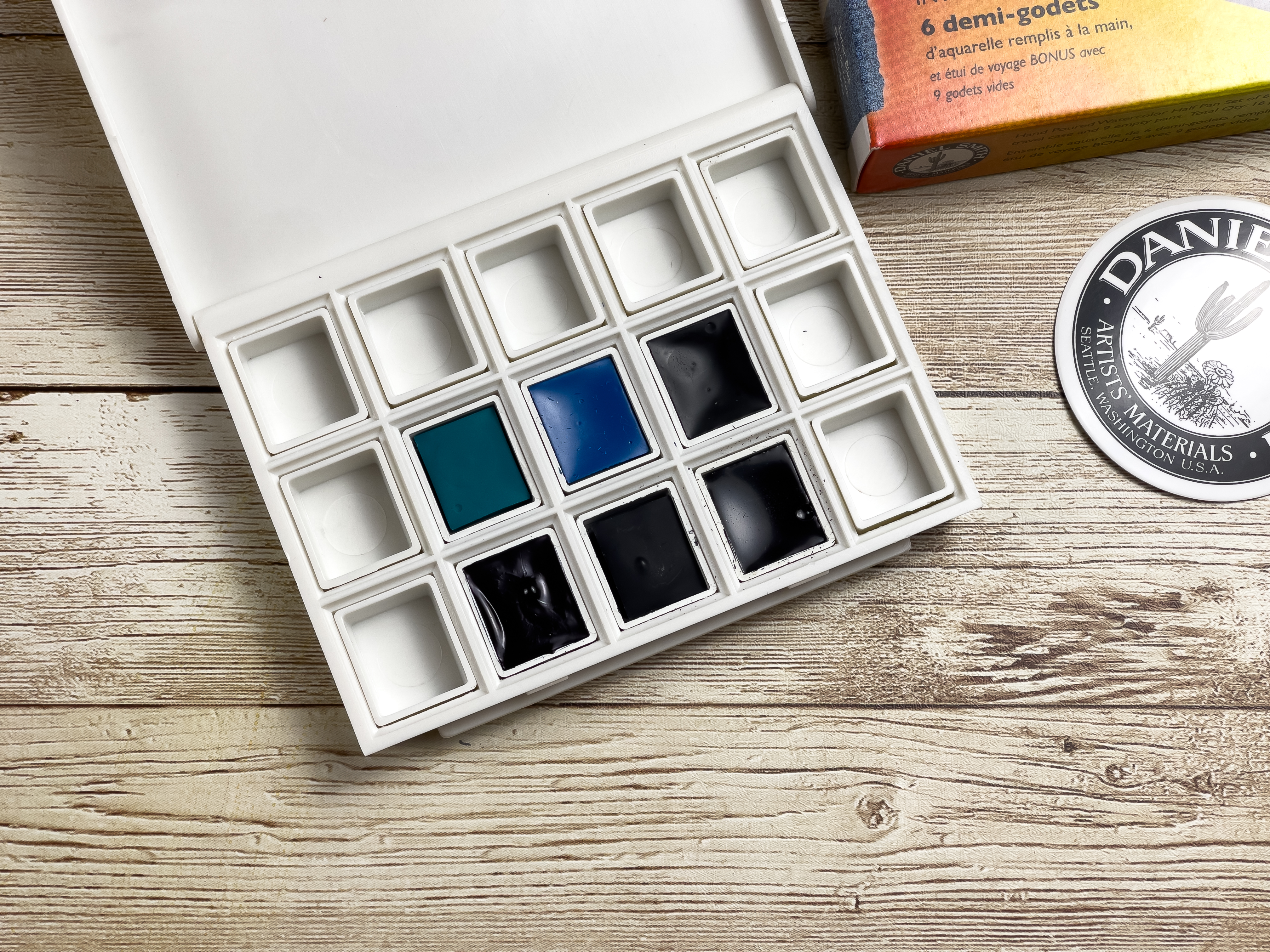 Blues, From Serene to Dramatic – The DANIEL SMITH Watercolor Half Pan Set-4