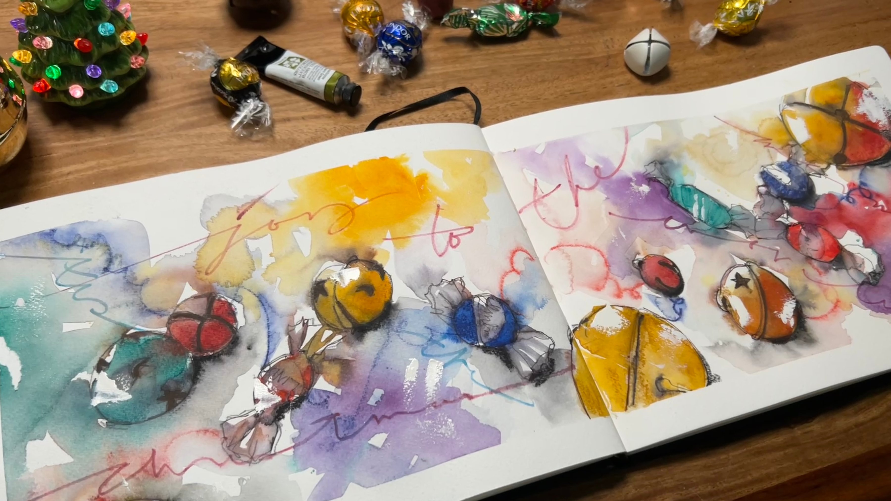 Holiday Sketchbook Play with DANIEL SMITH Luminescent Watercolors